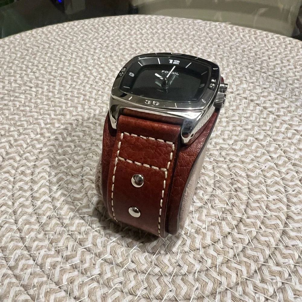 Fossil Silver Case Watch with Brown Leather Strap - Picture 4 of 6